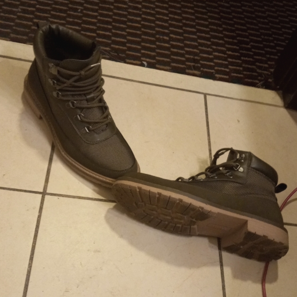 Kenneth Cole boots